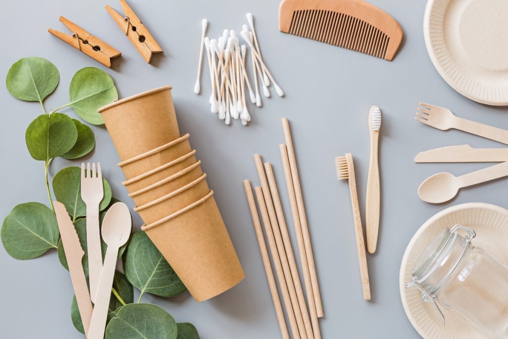 Sustainable single-use products including wooden utensils, paper cups, paper straws and wooden bathroom products prove that hotel hygiene and sustainability go hand-in-hand